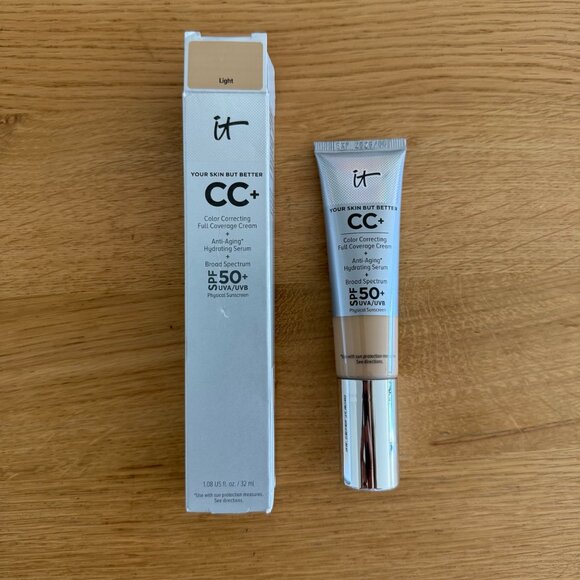IT Cosmetics  CC+ Cream Full Coverage Color Correcting Foundation SPF 50+ LIGHT - Picture 2 of 10